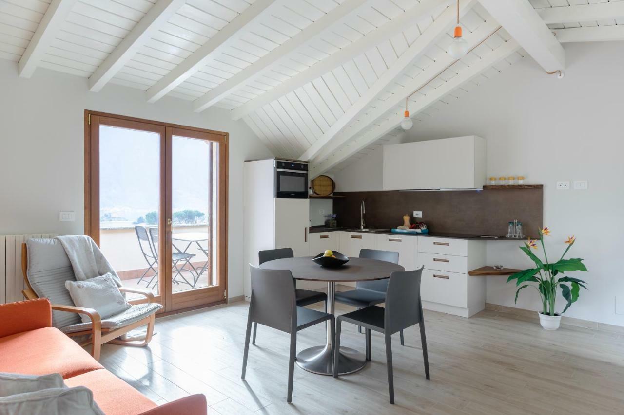 Appartement Mansarda I Cipressi à Lenno Extérieur photo